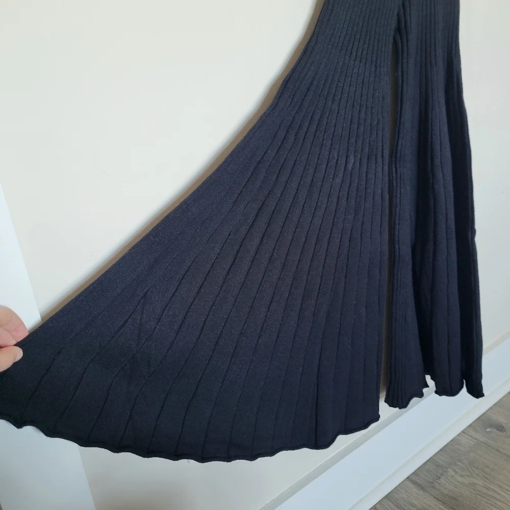 AMYLYNN The Bae Wide Leg Fitted Knit Jumpsuit in Black - Picture 8 of 12